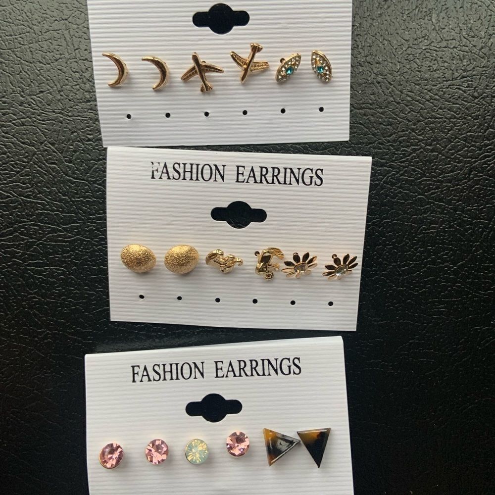 𝅺9 Pairs of Fashion Stud Earrings